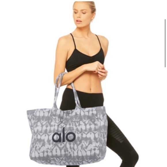 ALO Yoga Handbags - New ALO BAG